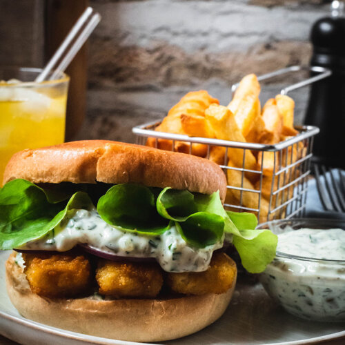 fischstäbchen burger mit tartar sauce rezept