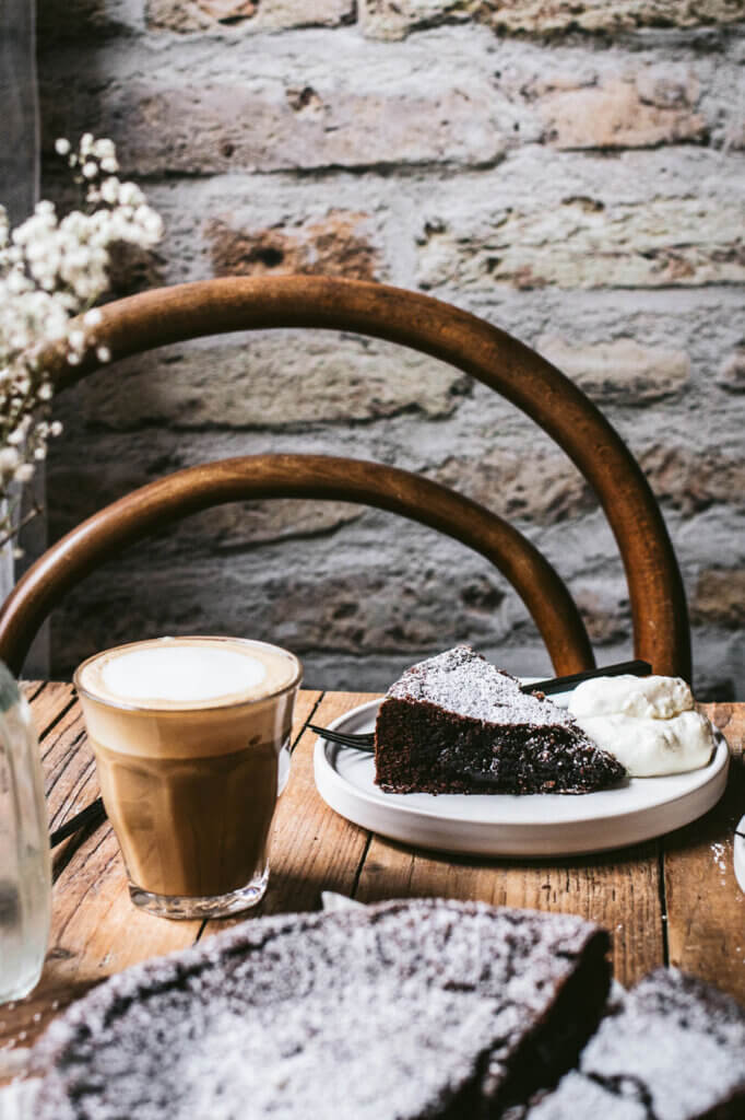 Kladdkaka - schwedischer Schokoladenkuchen Rezept